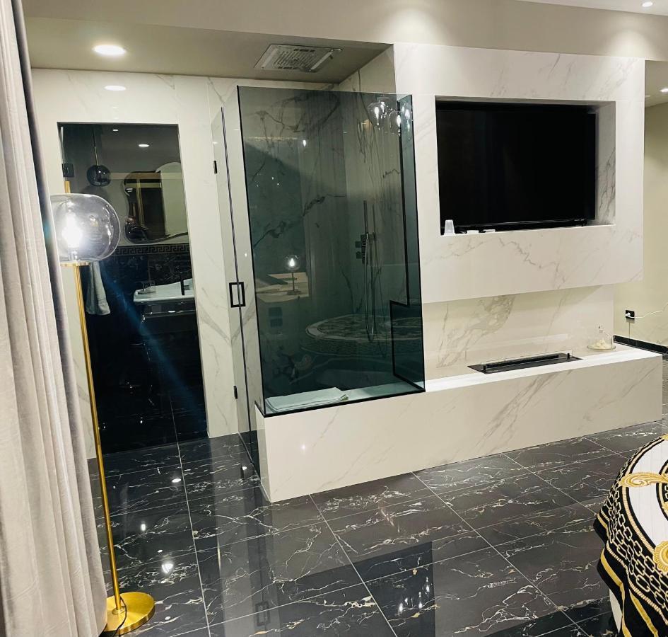 Versace Luxury Room كورليوني المظهر الخارجي الصورة