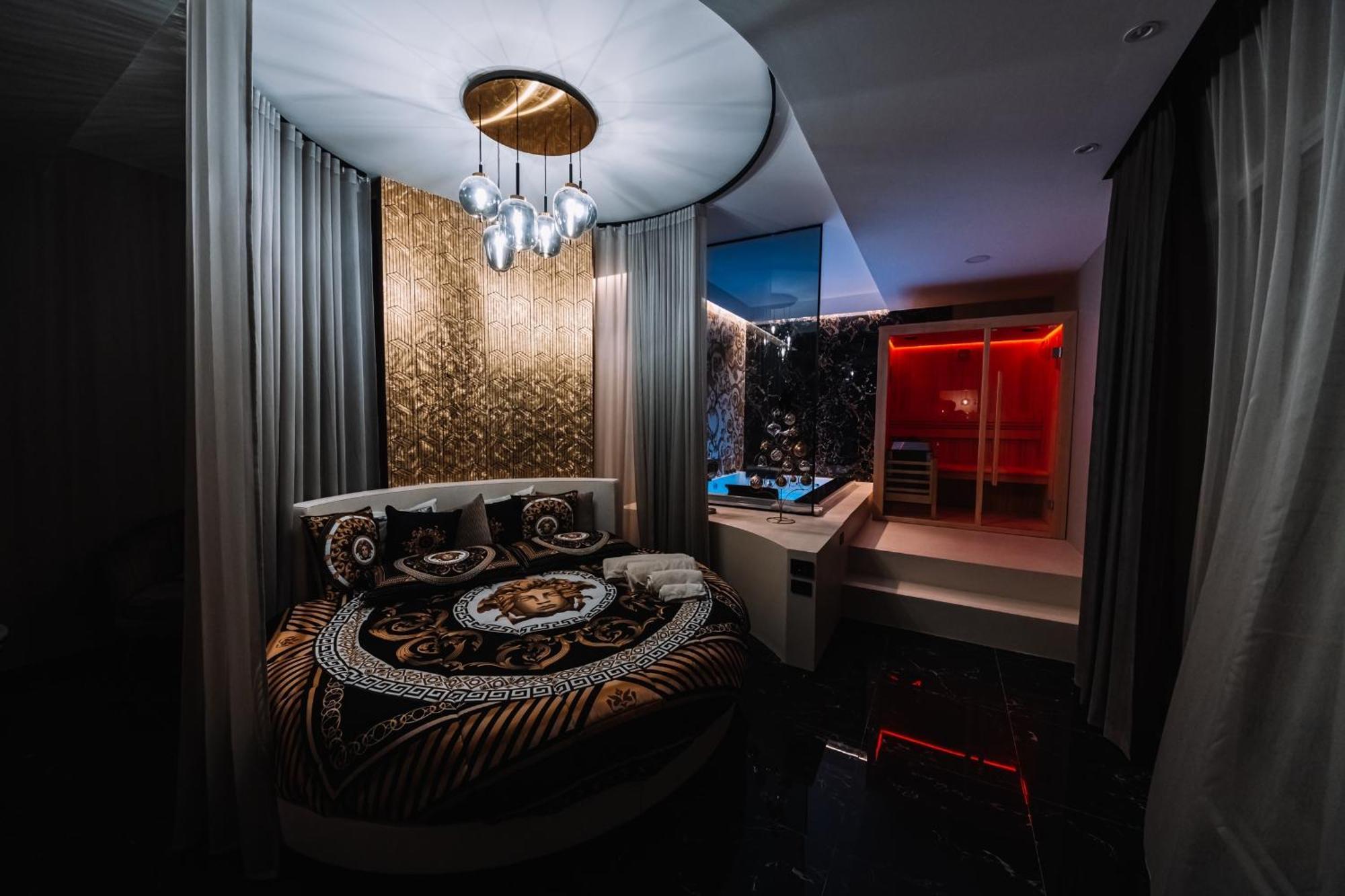 Versace Luxury Room كورليوني المظهر الخارجي الصورة