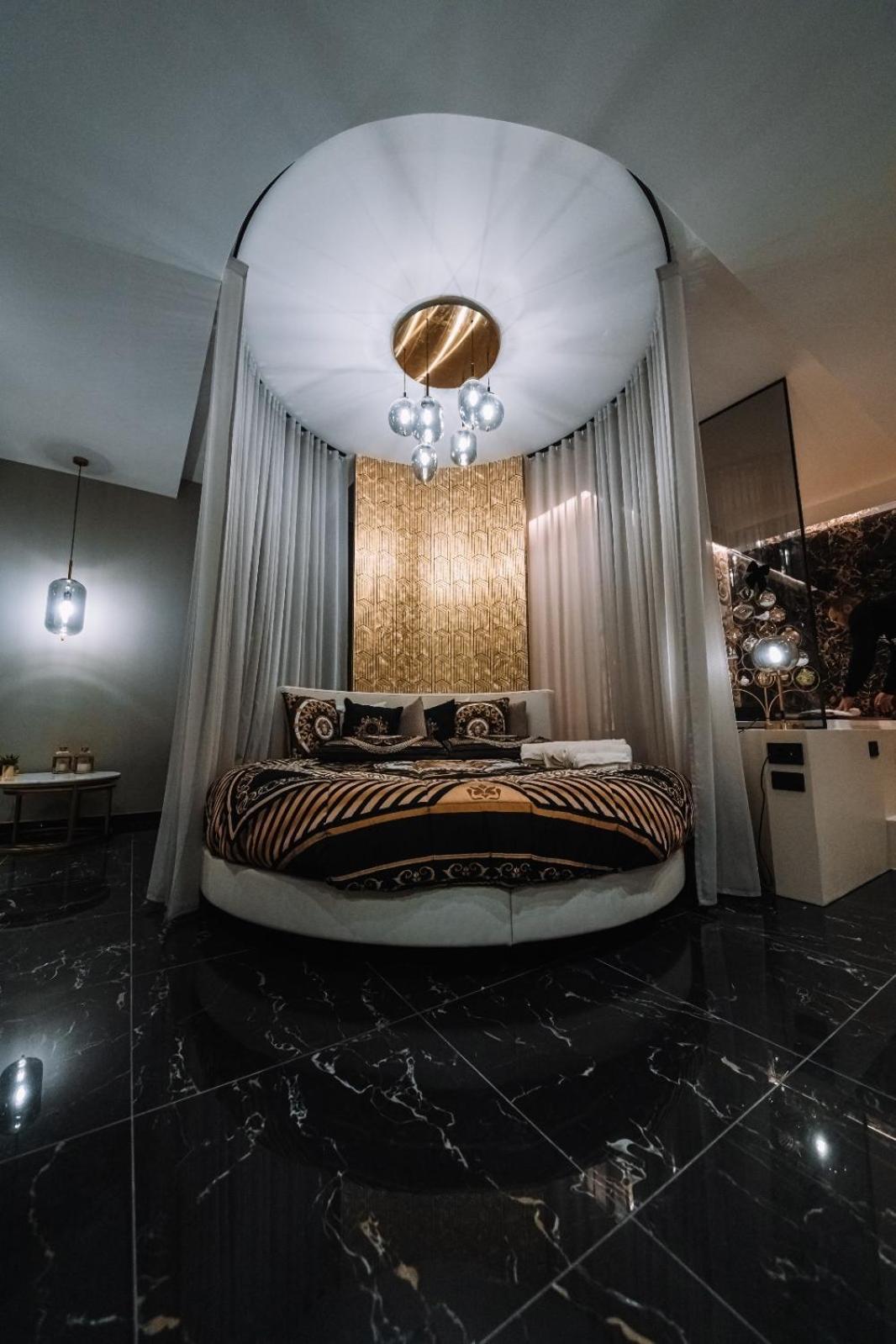 Versace Luxury Room كورليوني المظهر الخارجي الصورة